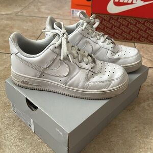 Women’s Air Force 1s